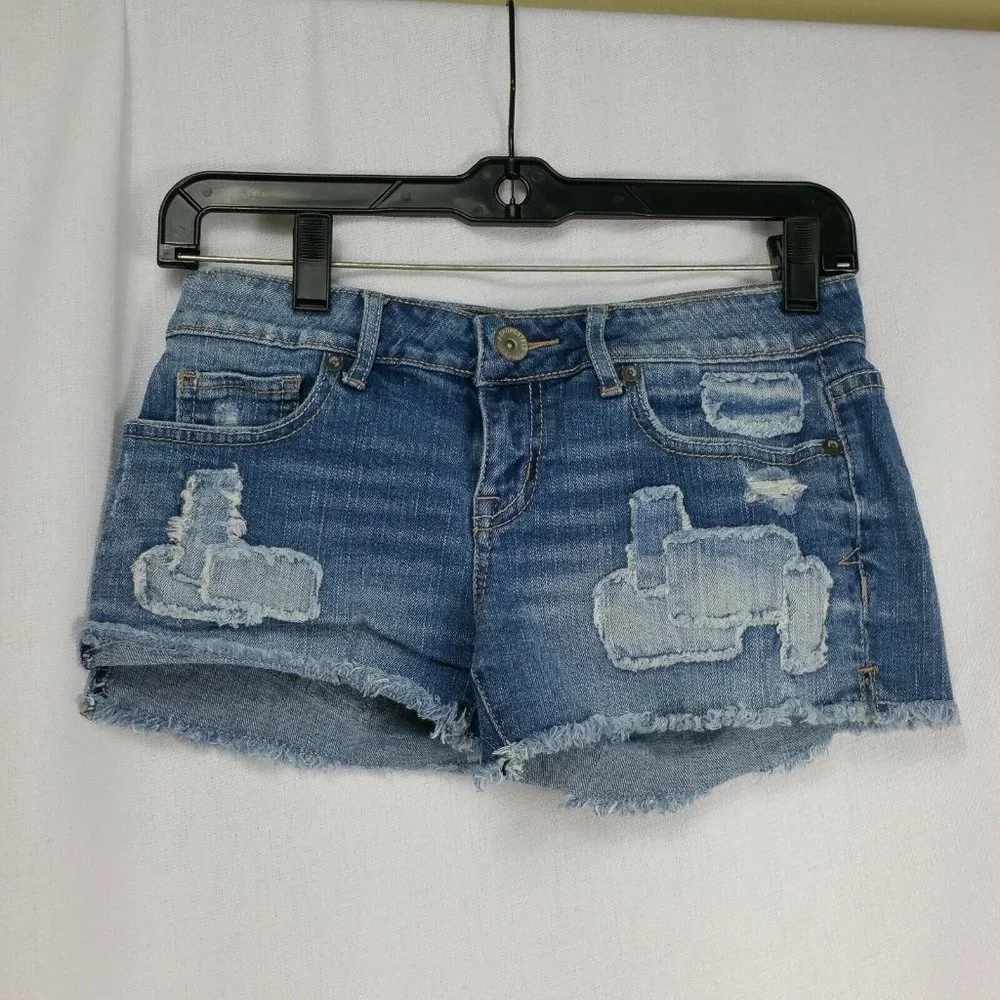 Aeropostale Distressed Ripped Raw Hem Jean Shorts Juniors Size 1/2 Denim - Picture 8 of 8